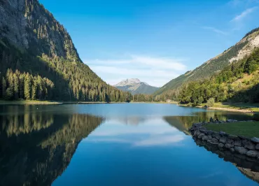 Le Lac de Montriond en été