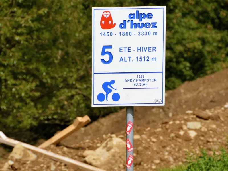 5e bocht op de 21 beroemde beklimmingen van Alpe d'Huez