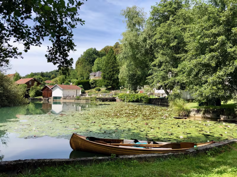Varen in de moerassen rond het meer van Aiguebelette