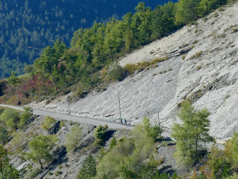 Afdaling van de Col du Corobin tussen Digne-les-Bains en Barrême