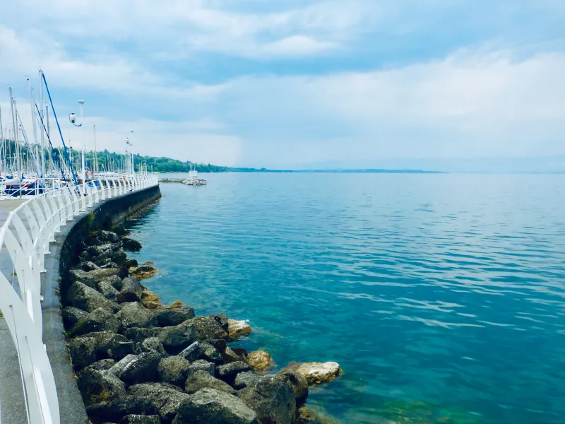 Thonon-les-Bains steiger aan het meer van Genève