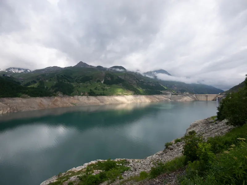 Meer bij de Chevril dam in Tignes