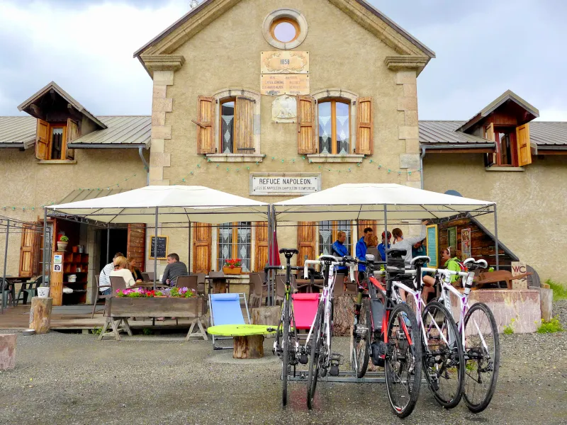 De Refuge Napoléon vlakbij de top van de Col d'Izoard
