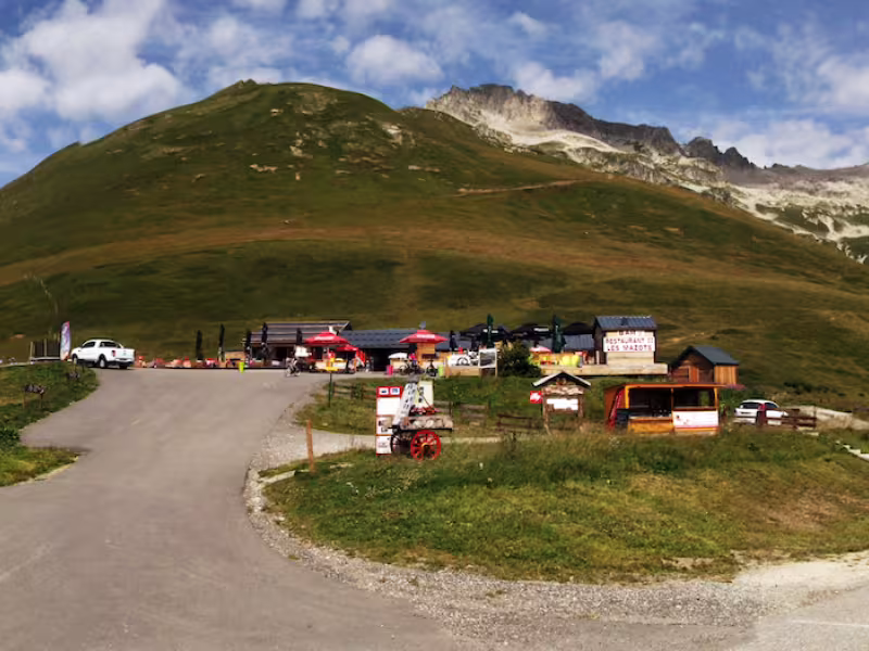 De Col de la Madeleine en zijn winkels