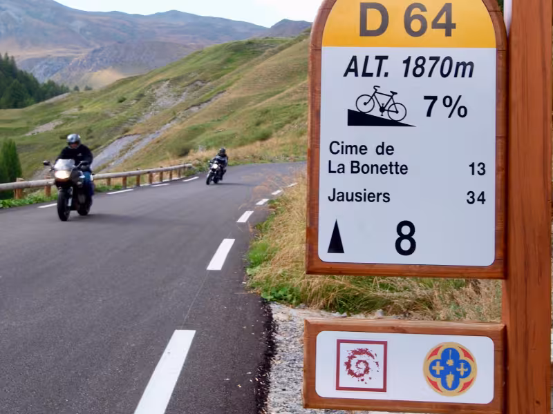 De zuidelijke hellingen van de Col de la Bonette
