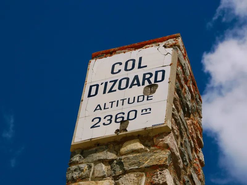 Monument op de top van de Col d'Izoard