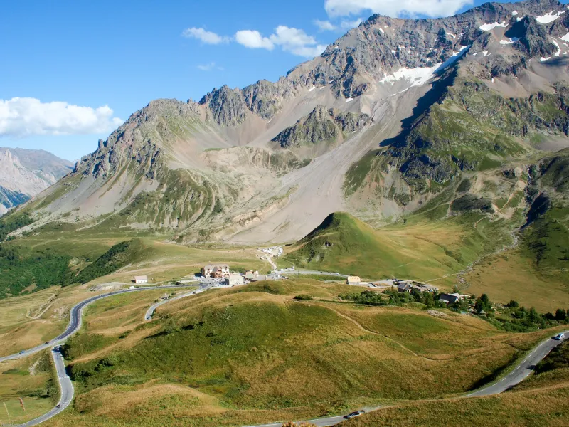 Uitzicht op de Col du Lautaret vanaf de Col du Galibier