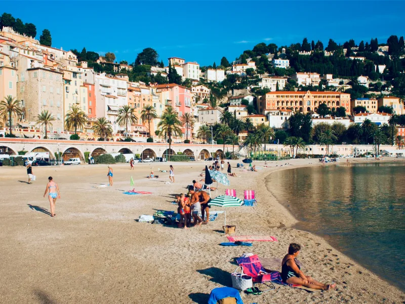Menton strand