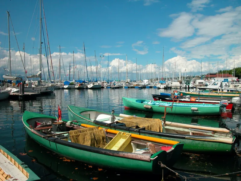 De haven van Thonon-les-Bains met zijn traditionele boten