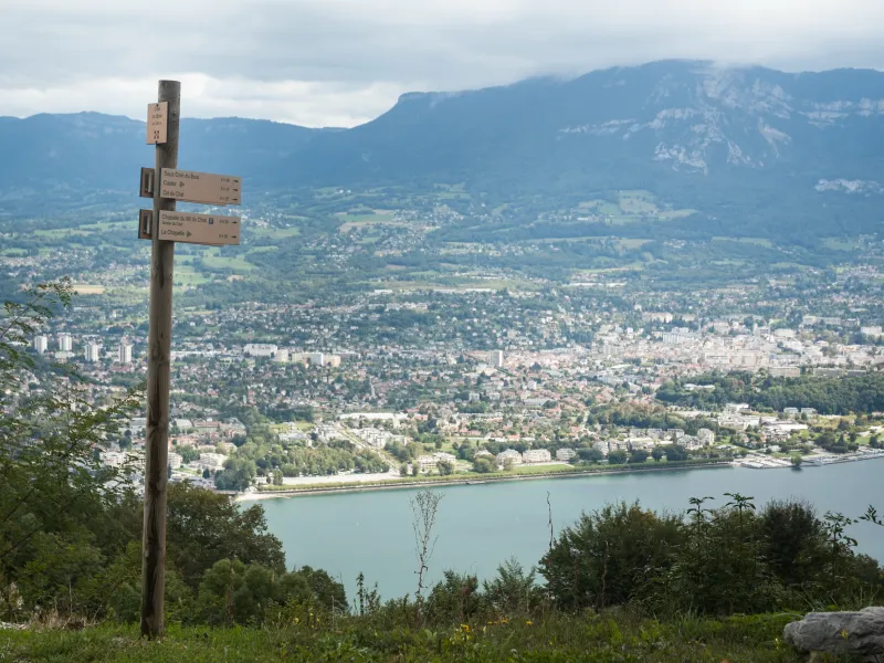 Uitzicht op Aix-les-Bains vanaf de Mont du Chat