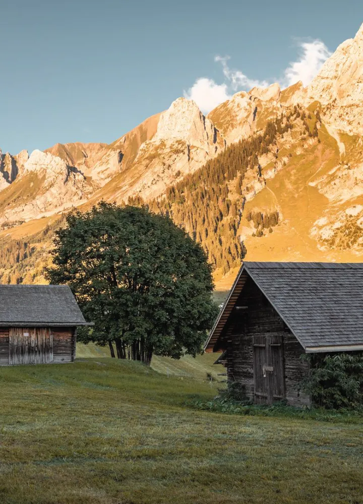 Typische chalets rond La Clusaz