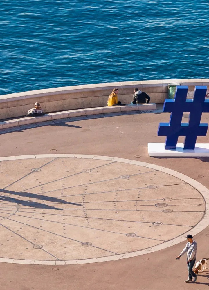 Esplanade de Nice voor de zee