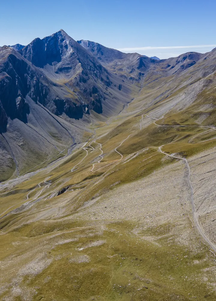 Parpaillon van grind aan de kant van de Ubaye