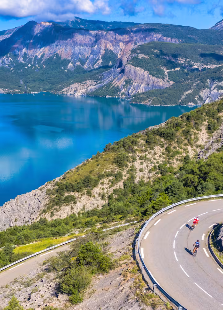 Meer van Serre-Ponçon bij Sauze-du-Lac
