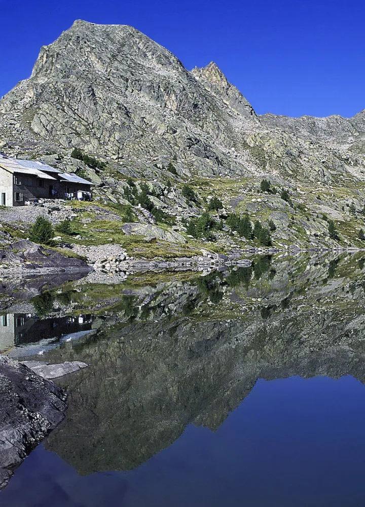 De toevluchtsoord Merveilles voor het Lac Long Supérieur des Merveilles