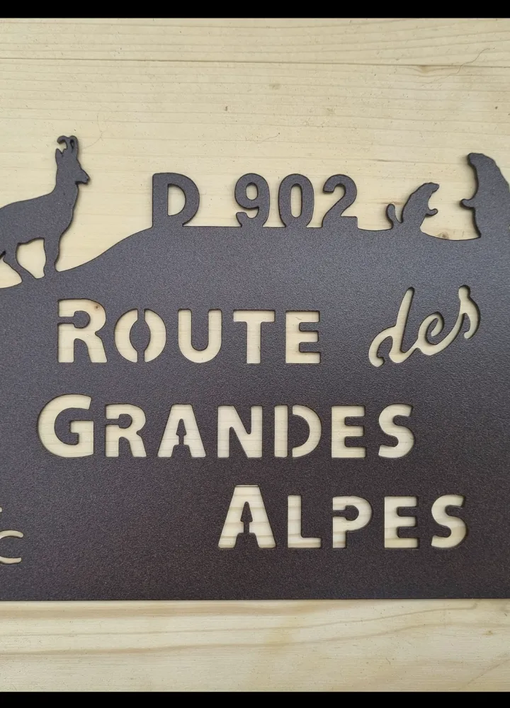 route des grandes alpes trophee des cols plaque