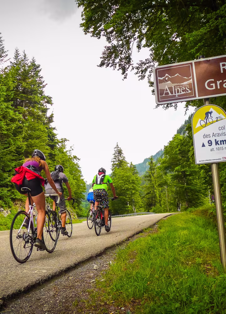 Wegwijzer op de Route des Grandes Alpes