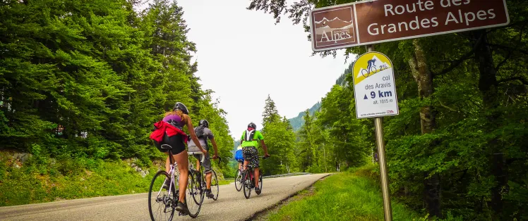 Wegwijzer op de Route des Grandes Alpes