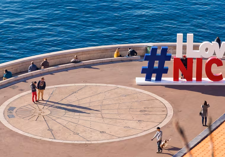 Esplanade de Nice voor de zee