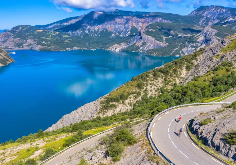 Meer van Serre-Ponçon bij Sauze-du-Lac
