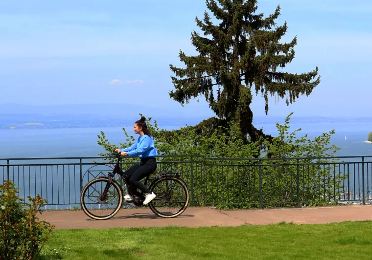 Fietsen langs het meer van Genève