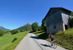 Optie 1: Le Grand-Bornand - Annecy - Lescheraines - Albertville - Beaufort-sur-Doron