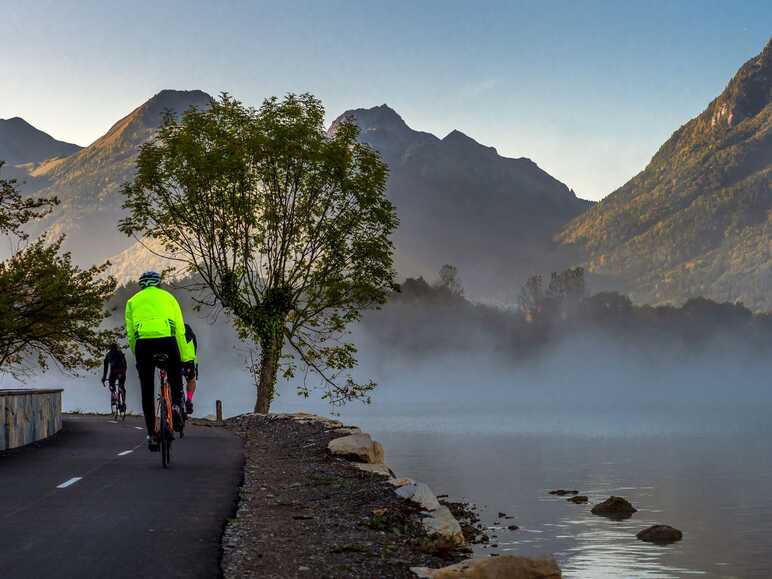 Fietsen rond het meer van Annecy