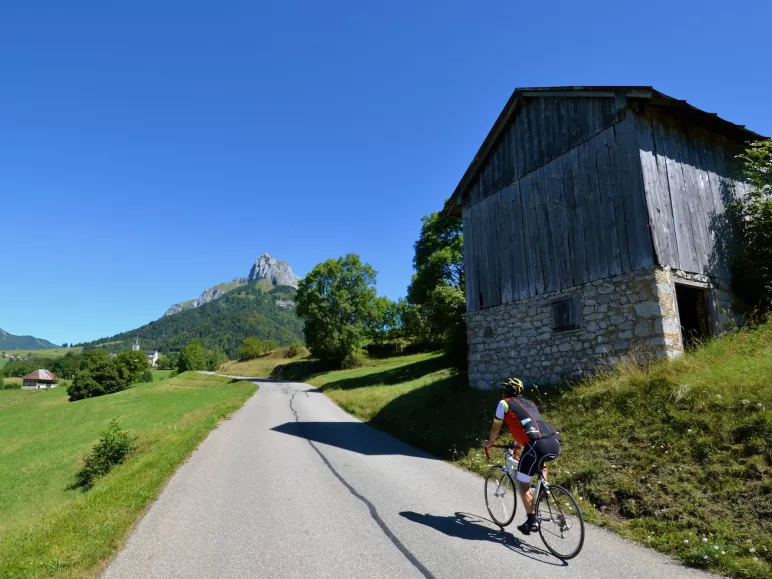 Optie 1: Le Grand-Bornand - Annecy - Lescheraines - Albertville - Beaufort-sur-Doron